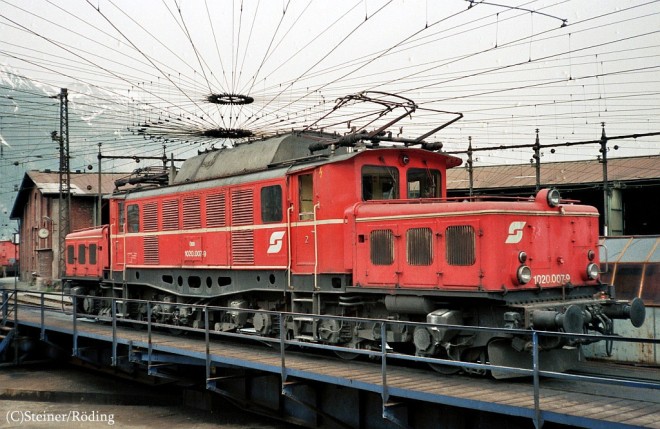 ÖBB 1020-007-9 à Inssbruck en mai 1989.jpg