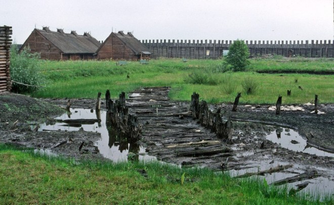 1977-08-1624-znin-biskupin_1.jpg