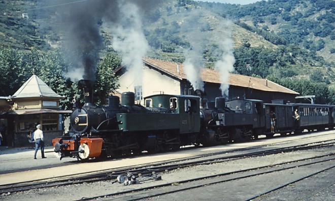 Le cheylard 403 & 404 en DT départ pour St Agrève 19670820.jpg