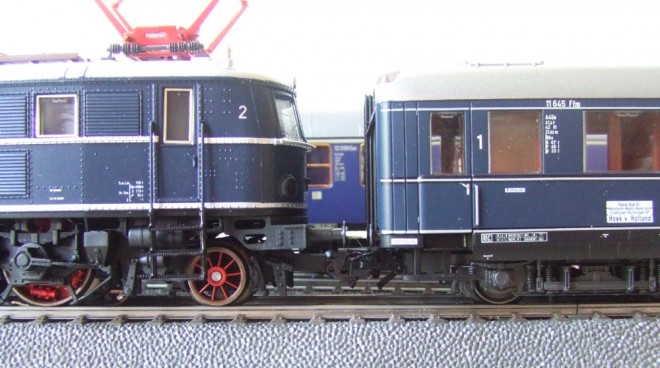 E18 06 b.JPG