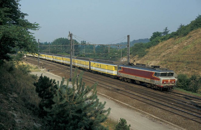 dso100SNCF 0437 E BB 6534 - etampes - 25.7.94.jpg