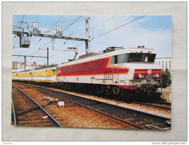 CC 6521 EN GARE DE DIJON-VILLE TRAIN POSTAL PHOTO M. MORAND 021990.jpg