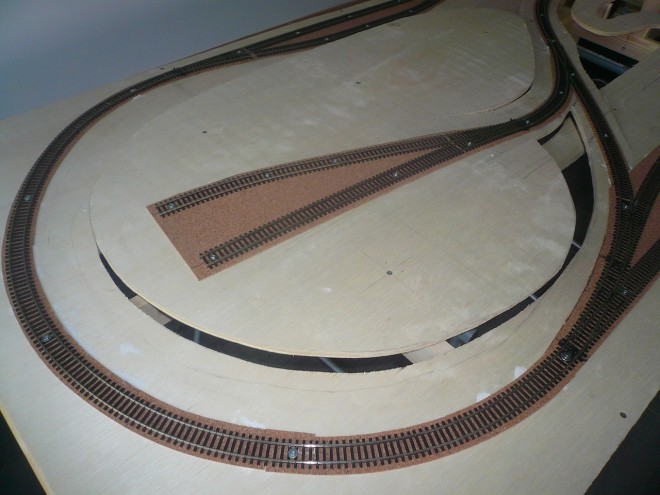 10. Pose des voies - scierie.JPG