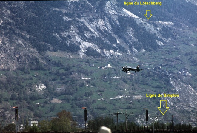 A21 - Avion de chasse dans la vallée du Rhône.jpg