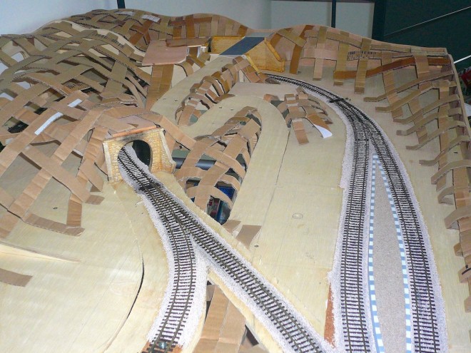 38. Treillis relief - gare et village.jpg