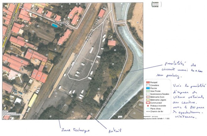 La Tremblade parking gare TdMs.jpg