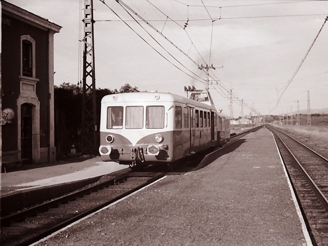 Floure-Barbaira 150CV +XR en tête vers Narbonne été 1962.jpg