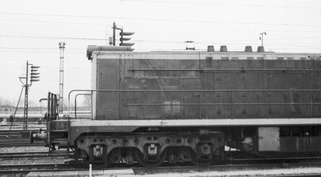 06 - A1A A1A 62027 (détail capot avant).jpg