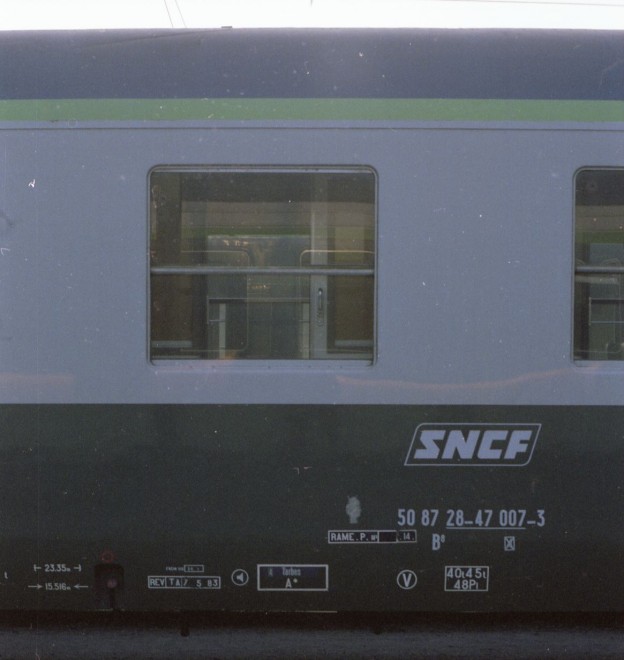 B8 verte gris.jpg