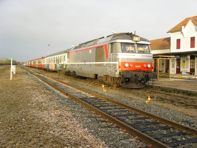 BB 67577 2 1er convoi Cercy 110308.JPG