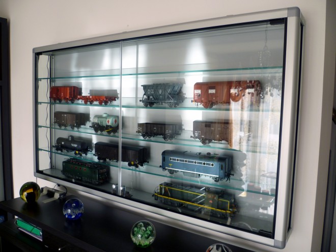 Vitrine vue droite-1.JPG