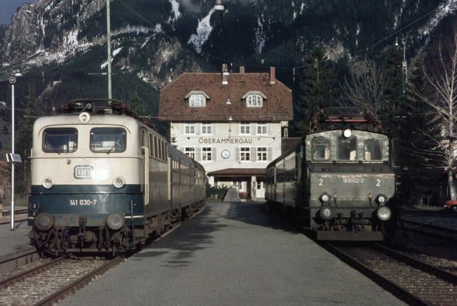 A31 - 141 030 et 169 002 à Oberammergau.jpg