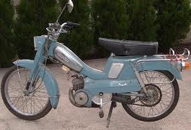 mobylette bleue.jpg
