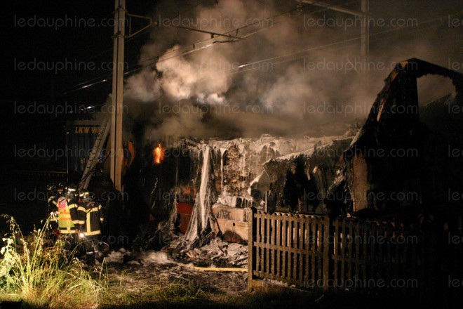 l-incendie-s-est-declare-vers-2h30-ce-matin-photo-dr.jpg