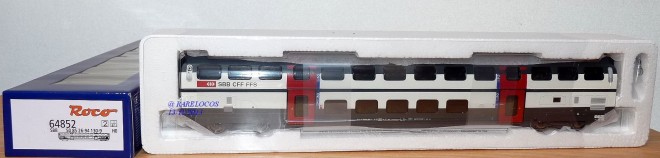 03 - Voiture 2e classe IC-2000, Roco N° 64852.jpg