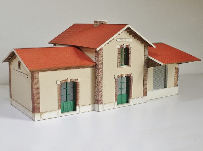 87SOM10 bv lancheres 1 (800x596).jpg