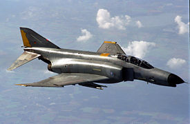 275px-F-4F_Phantom_flies_a_refueling_mission.jpg