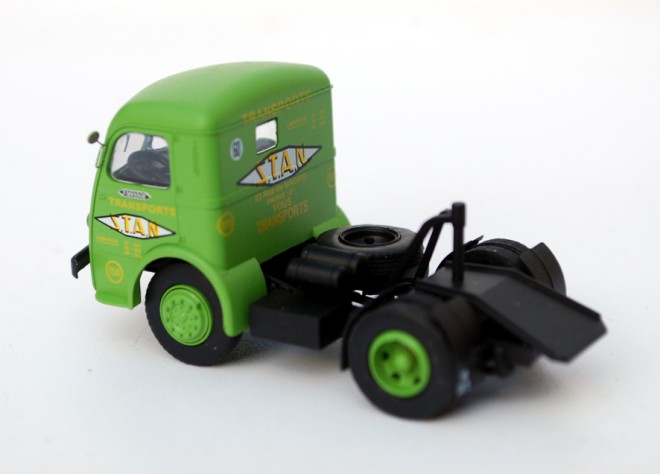 RO-001_panhard_Stan-6w.jpg