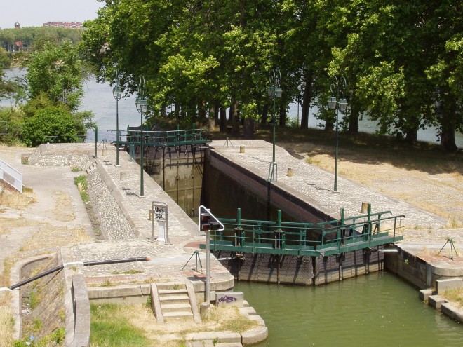 ecluse barrage.jpg