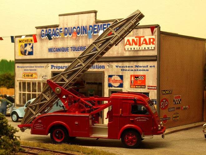 Véhicules secours 005.JPG
