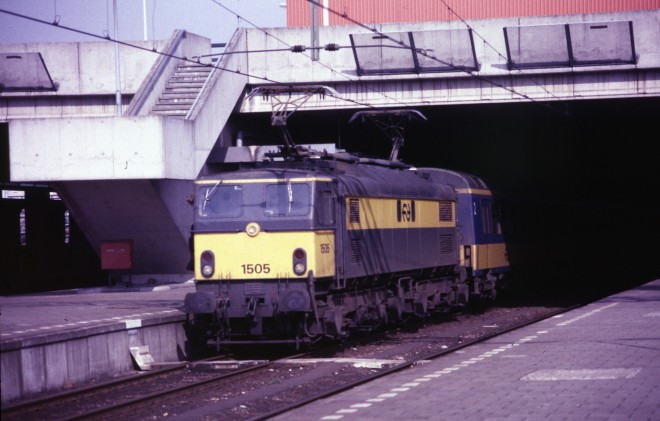 A12 - Locomotive NS n° 1505 (85 04 35).jpg