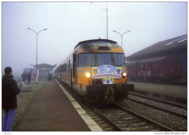 RTG - Dernier train 4580_1 Lyon-Bordeaux le 11 Décembre 2004 - Phot. Laurent Thomas.jpg
