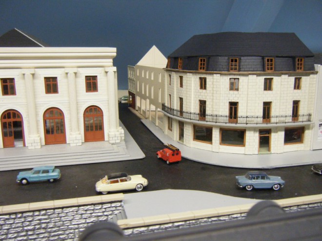 HALL 2 009.JPG