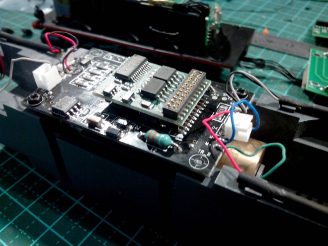 Jouef HJ2266 BB 67074 et DHP 260 01 reduit.jpg