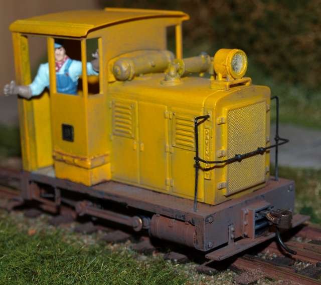 DAVENPORT JAUNE 001_PhotoRedukto.jpg
