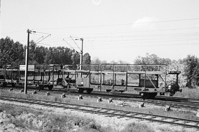 20 - Porte auto TA 52.jpg