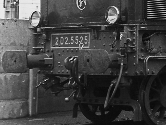 2D2-5525r.jpg