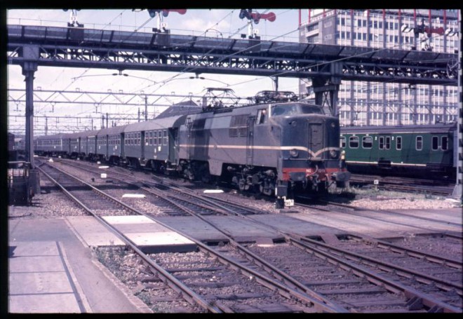 lok-baureihe-1200-westinghouse-faehrt-23943.jpg