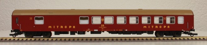 Sachsenmodelle 14445 DR Mitropa bordeaux 03.jpg