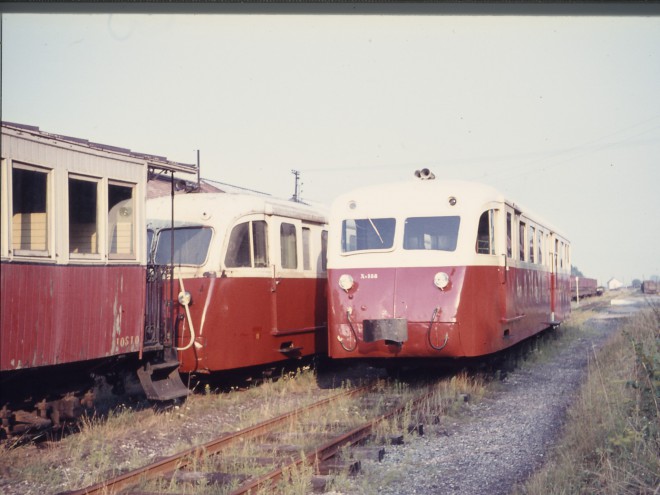 OC1 X 158 passe devant l'X157 St Valéry-Canal 29.7.71.jpg