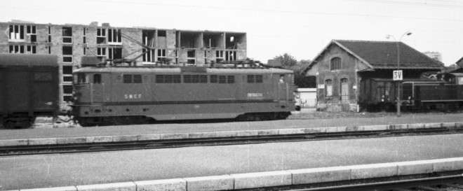 01 - BB 16674 à Bondy.jpg