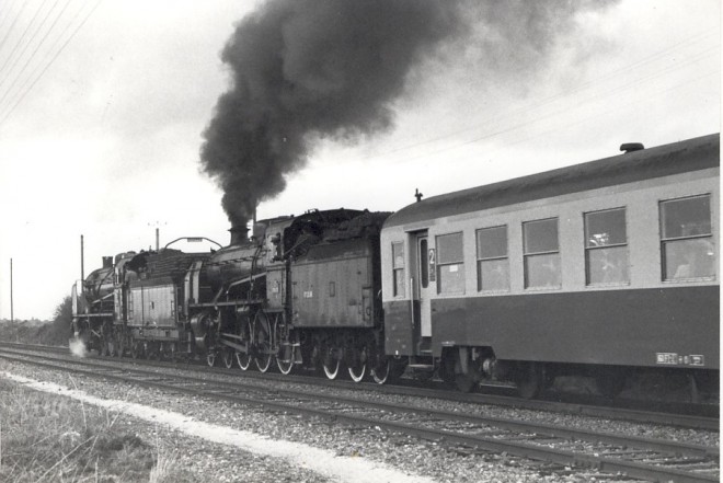 141 C 100 en DT avec 230 G 353 29.9.84 ar.jpg