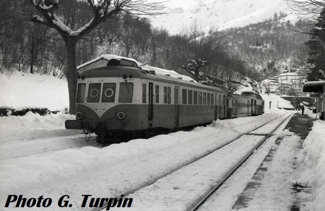 X 2403 à Villefort le 12 Février 1978.  Photo G.Turpin..jpg