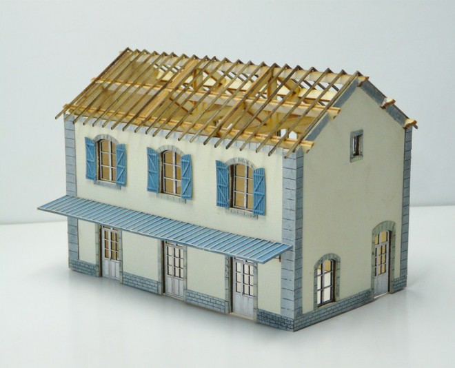Maquette gare ho, maquette ho , maquette ho train, maquette bois a construire, maquette bois, maquette carton, maquette en bois, maquette bois, 3.JPG